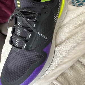 Nike shoes -run utility shield / odyssey reacts